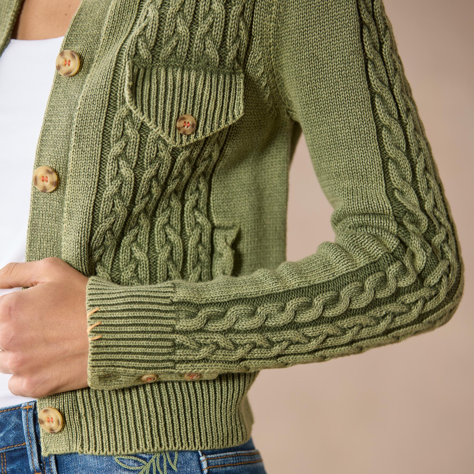 Premium Kantuta Sweater Jacket